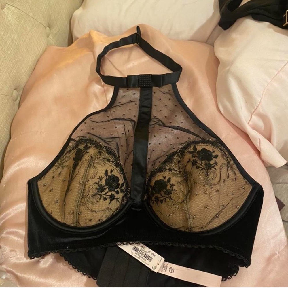 Elegant Black Lace Halter Bralette